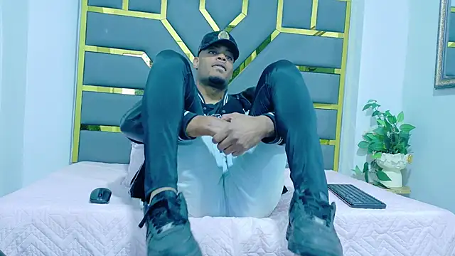 Snapshot of Neytanmalcon chatting on November 2025 08:52:01 PM Neytanmalcon online show from November 2025 08:52:01 PM