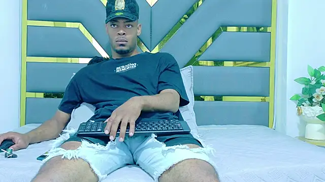 Snapshot of Neytanmalcon chatting on November 2025 09:03:02 PM Neytanmalcon online show from November 2025 09:03:02 PM