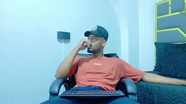 Snapshot of Neytanmalcon chatting on November 2025 08:53:01 PM Neytanmalcon online show from November 2025 08:53:01 PM