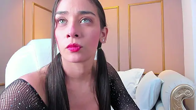 NahimiThompson online show from November 2025 08:05:01 PM