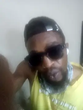 Snapshot of Blck420 chatting on November 2025 01:05:01 AM Blck420 online show from November 2025 01:05:01 AM