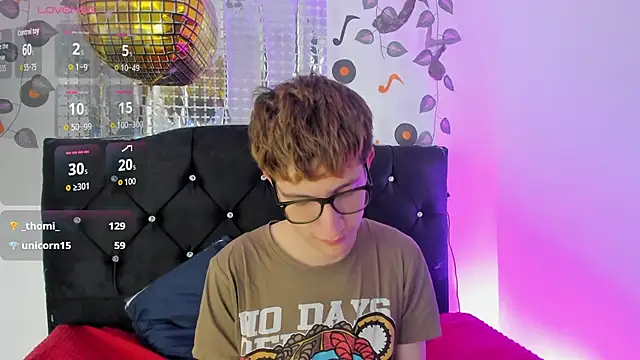 Snapshot of Erick_Taylor3 chatting on October 2025 05:35:01 PM Erick Taylor3 online show from October 2025 05:35:01 PM