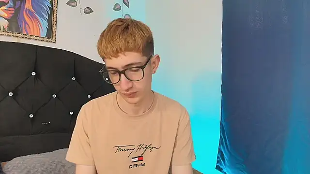 Snapshot of Erick_Taylor3 chatting on December 2025 05:53:02 PM Erick Taylor3 online show from December 2025 05:53:02 PM