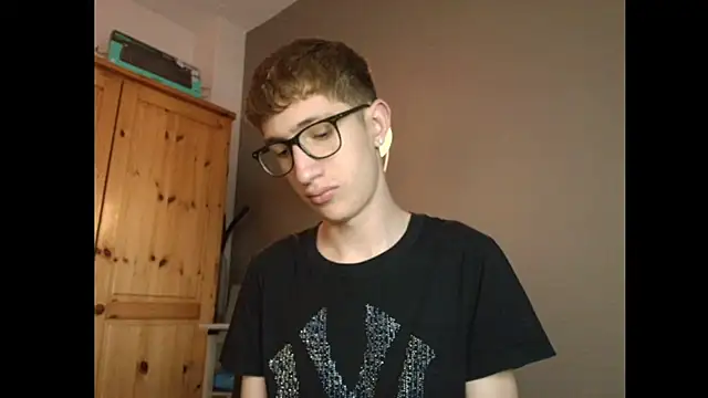 Snapshot of Erick_Taylor3 chatting on December 2025 08:13:02 PM Erick Taylor3 online show from December 2025 08:13:02 PM