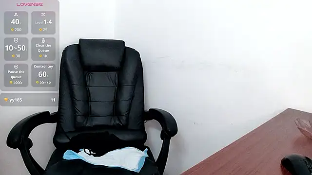 Snapshot of Ella-61 chatting on November 2025 01:49:02 AM Ella-61 online show from November 2025 01:49:02 AM