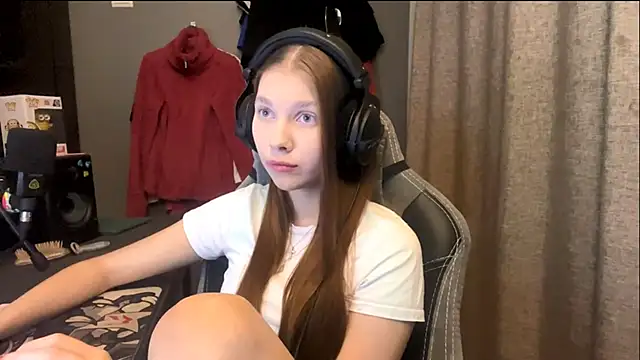 Snapshot of Softixq chatting on November 2025 03:13:02 PM Softixq online show from November 2025 03:13:02 PM