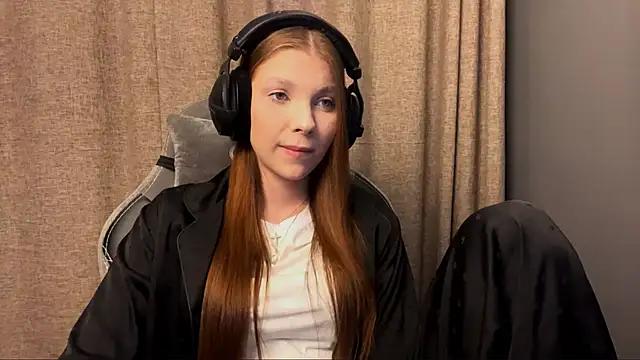 Snapshot of Softixq chatting on November 2025 04:07:02 PM Softixq online show from November 2025 04:07:02 PM