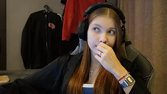 Snapshot of Softixq chatting on November 2025 02:55:02 PM Softixq online show from November 2025 02:55:02 PM