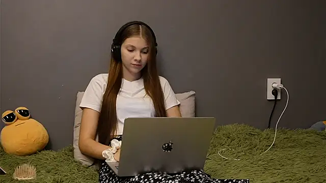 Snapshot of Softixq chatting on December 2025 02:11:01 PM Softixq online show from December 2025 02:11:01 PM