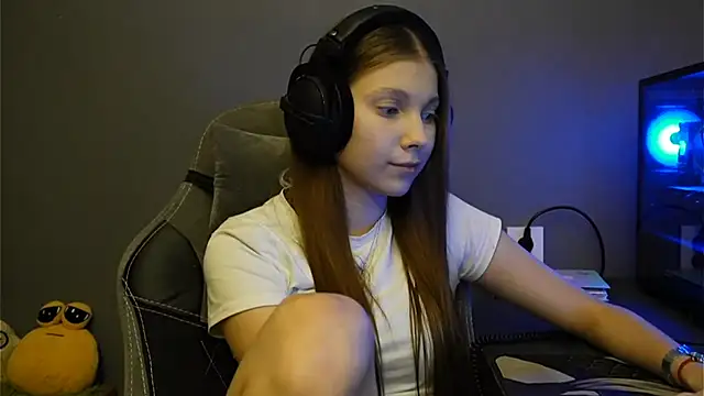 Snapshot of Softixq chatting on December 2025 02:23:01 PM Softixq online show from December 2025 02:23:01 PM