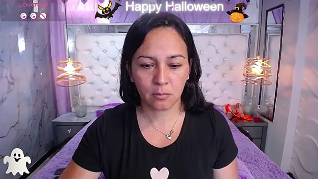 Snapshot of Melissa-roberts chatting on November 2025 07:24:01 PM Melissa-roberts online show from November 2025 07:24:01 PM