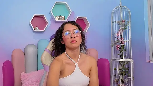 Snapshot of Sasha-Monroe chatting on October 2025 11:09:02 PM Sasha-Monroe online show from October 2025 11:09:02 PM