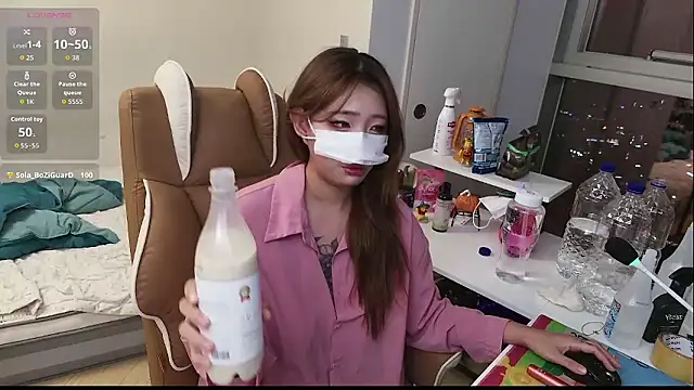 Snapshot of Milk_Sola chatting on November 2025 03:14:02 PM Milk Sola online show from November 2025 03:14:02 PM