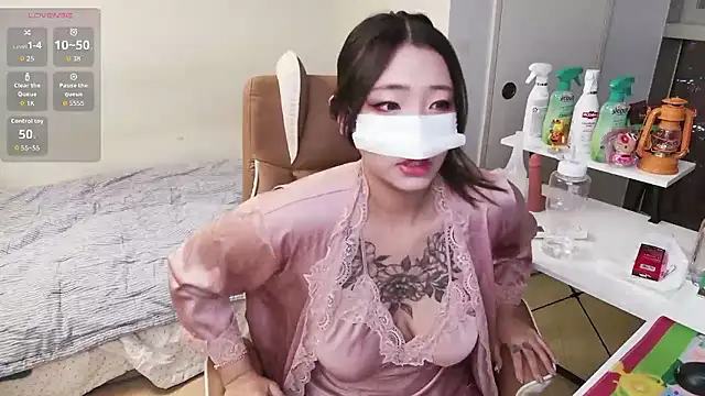 Snapshot of Milk_Sola chatting on November 2025 01:15:01 PM Milk Sola online show from November 2025 01:15:01 PM