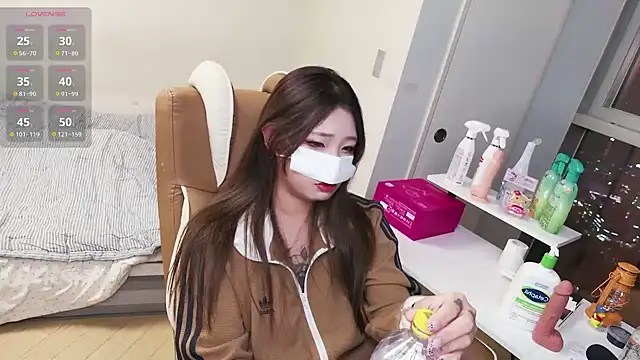 Snapshot of Milk_Sola chatting on November 2025 01:36:02 PM Milk Sola online show from November 2025 01:36:02 PM