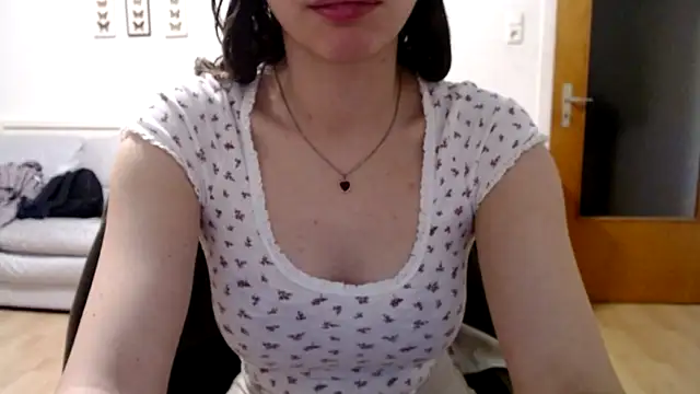 Snapshot of bellefleurrr chatting on November 2025 09:47:01 PM bellefleurrr online show from November 2025 09:47:01 PM