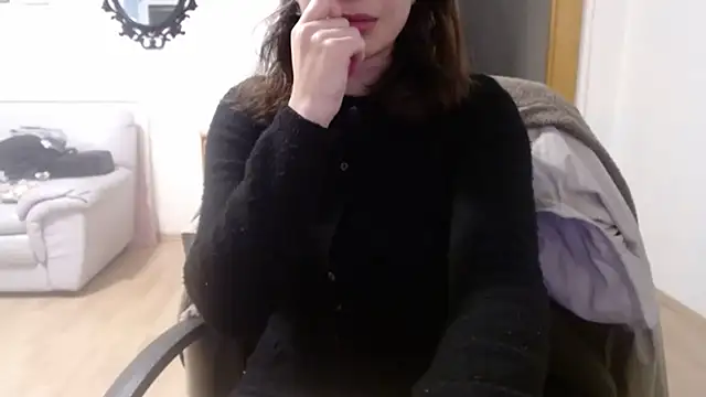 Snapshot of bellefleurrr chatting on November 2025 09:47:01 PM bellefleurrr online show from November 2025 09:47:01 PM