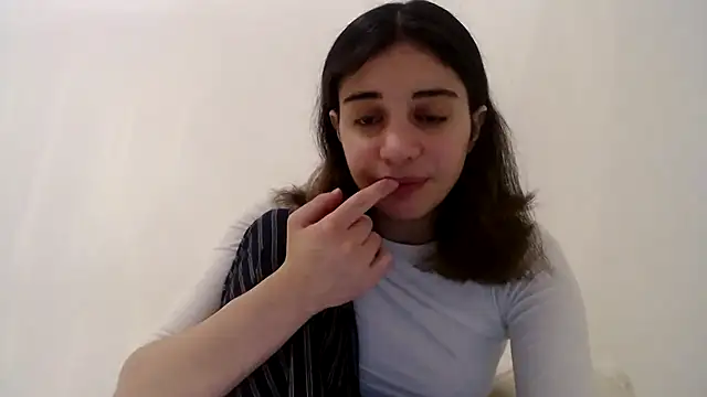 Snapshot of bellefleurrr chatting on November 2025 09:05:02 PM bellefleurrr online show from November 2025 09:05:02 PM