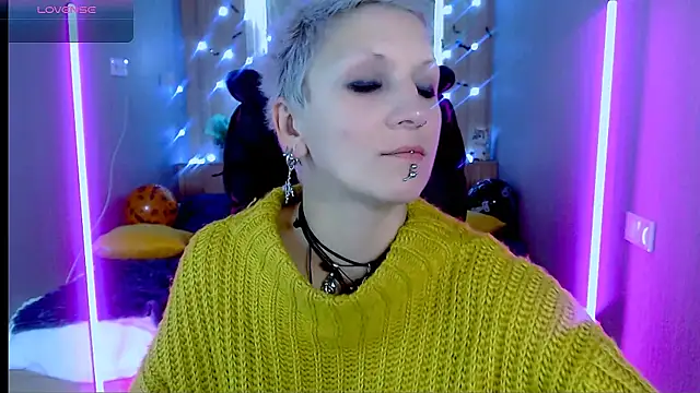 Snapshot of Sweet-n-Strong chatting on October 2025 08:18:02 AM Sweet-n-Strong online show from October 2025 08:18:02 AM