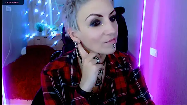 Snapshot of Sweet-n-Strong chatting on October 2025 12:39:02 PM Sweet-n-Strong online show from October 2025 12:39:02 PM