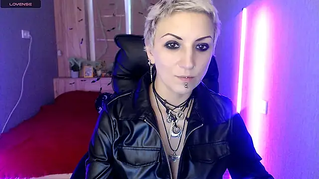 Snapshot of Sweet-n-Strong chatting on November 2025 12:49:01 PM Sweet-n-Strong online show from November 2025 12:49:01 PM