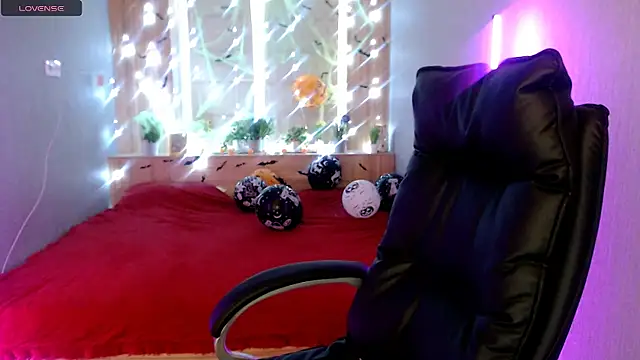 Snapshot of Sweet-n-Strong chatting on November 2025 07:51:02 AM Sweet-n-Strong online show from November 2025 07:51:02 AM