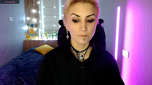 Snapshot of Sweet-n-Strong chatting on November 2025 01:03:01 PM Sweet-n-Strong online show from November 2025 01:03:01 PM