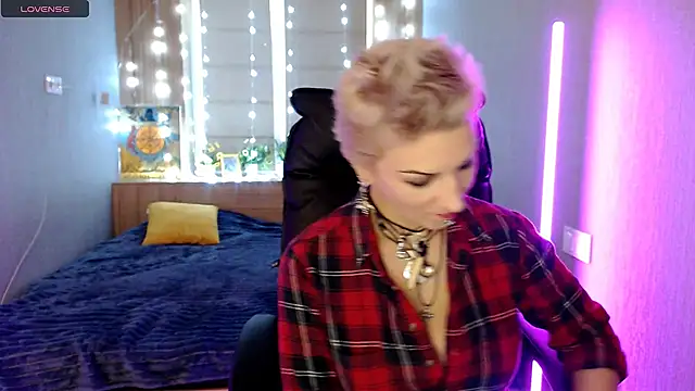 Snapshot of Sweet-n-Strong chatting on November 2025 07:55:02 AM Sweet-n-Strong online show from November 2025 07:55:02 AM