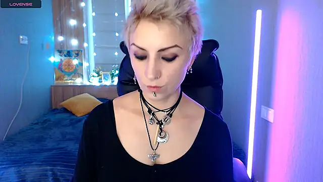 Snapshot of Sweet-n-Strong chatting on December 2025 08:19:02 AM Sweet-n-Strong online show from December 2025 08:19:02 AM