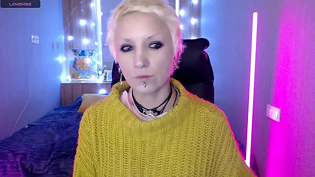 Snapshot of Sweet-n-Strong chatting on December 2025 08:30:02 AM Sweet-n-Strong online show from December 2025 08:30:02 AM