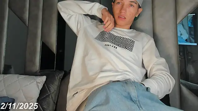 Snapshot of Dallen_Grant chatting on November 2025 12:40:02 PM Dallen Grant online show from November 2025 12:40:02 PM