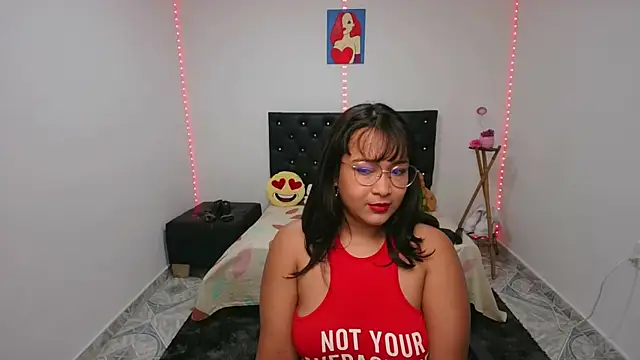 Snapshot of Nena_x69 chatting on October 2025 11:47:02 AM Nena x69 online show from October 2025 11:47:02 AM