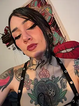 Snapshot of NinaHex chatting on November 2025 02:32:01 PM NinaHex online show from November 2025 02:32:01 PM