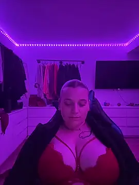 Aksinja05 online show from November 2025 06:19:02 PM