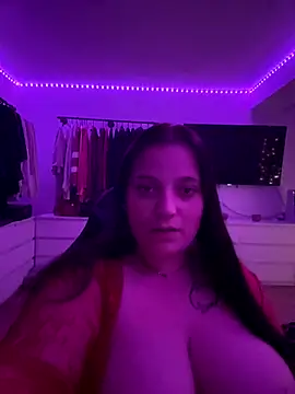 Aksinja05 online show from November 2025 06:28:02 PM