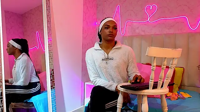 Snapshot of Kardy_Castle7 chatting on December 2025 12:25:02 PM Kardy Castle7 online show from December 2025 12:25:02 PM