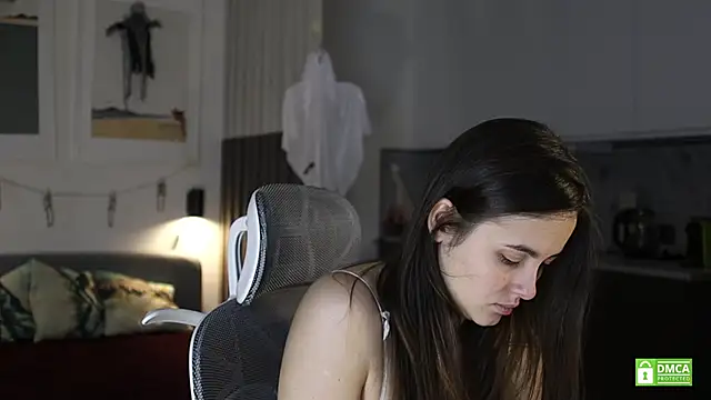 amelie shine online show from November 2025 12:18:02 PM