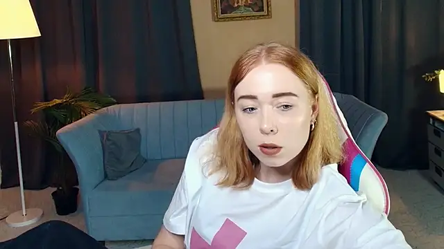 Snapshot of AddieOsler chatting on November 2025 09:06:01 PM AddieOsler online show from November 2025 09:06:01 PM