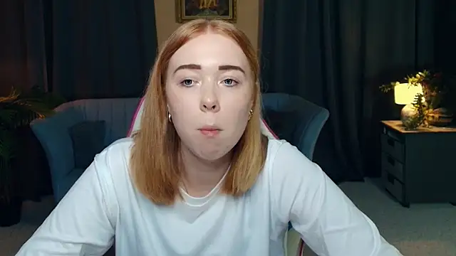 Snapshot of AddieOsler chatting on December 2025 07:31:01 PM AddieOsler online show from December 2025 07:31:01 PM