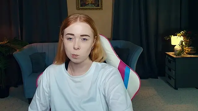 Snapshot of AddieOsler chatting on December 2025 08:40:01 PM AddieOsler online show from December 2025 08:40:01 PM