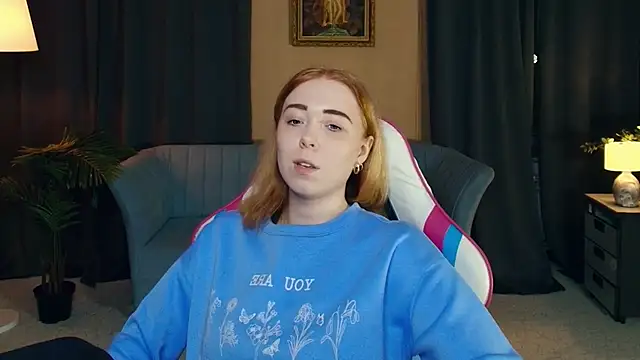 Snapshot of AddieOsler chatting on December 2025 08:48:01 PM AddieOsler online show from December 2025 08:48:01 PM