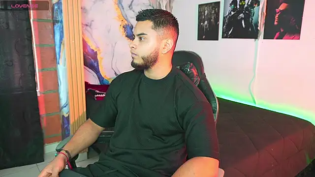 Snapshot of Tiler_wolker chatting on November 2025 08:33:02 PM Tiler wolker online show from November 2025 08:33:02 PM