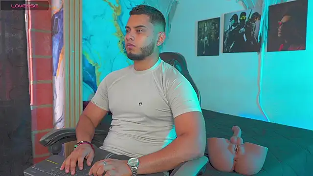 Snapshot of Tiler_wolker chatting on November 2025 08:08:01 PM Tiler wolker online show from November 2025 08:08:01 PM