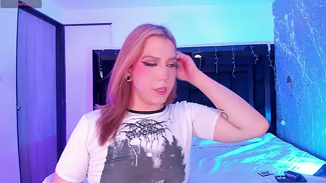 Snapshot of JanneBlossom_ chatting on December 2025 10:03:01 PM JanneBlossom online show from December 2025 10:03:01 PM