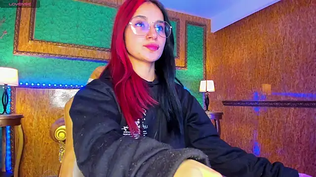 Snapshot of Ale_sweety_ chatting on December 2025 12:31:02 PM Ale sweety online show from December 2025 12:31:02 PM