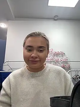 Snapshot of MilaRaven chatting on December 2025 09:36:02 AM MilaRaven online show from December 2025 09:36:02 AM