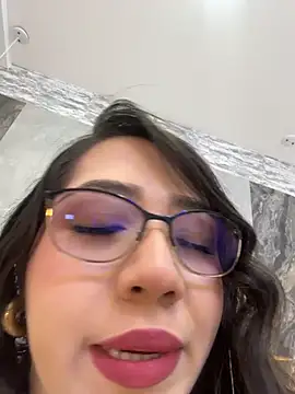 Hannahpradaa  online show from December 2025 11:27:02 AM