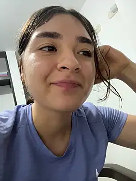 Snapshot of Valentina_ro chatting on November 2025 03:26:02 AM Valentina ro online show from November 2025 03:26:02 AM