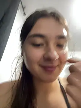 Snapshot of Valentina_ro chatting on November 2025 02:21:01 AM Valentina ro online show from November 2025 02:21:01 AM