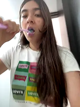 Snapshot of Valentina_ro chatting on November 2025 05:01:01 PM Valentina ro online show from November 2025 05:01:01 PM